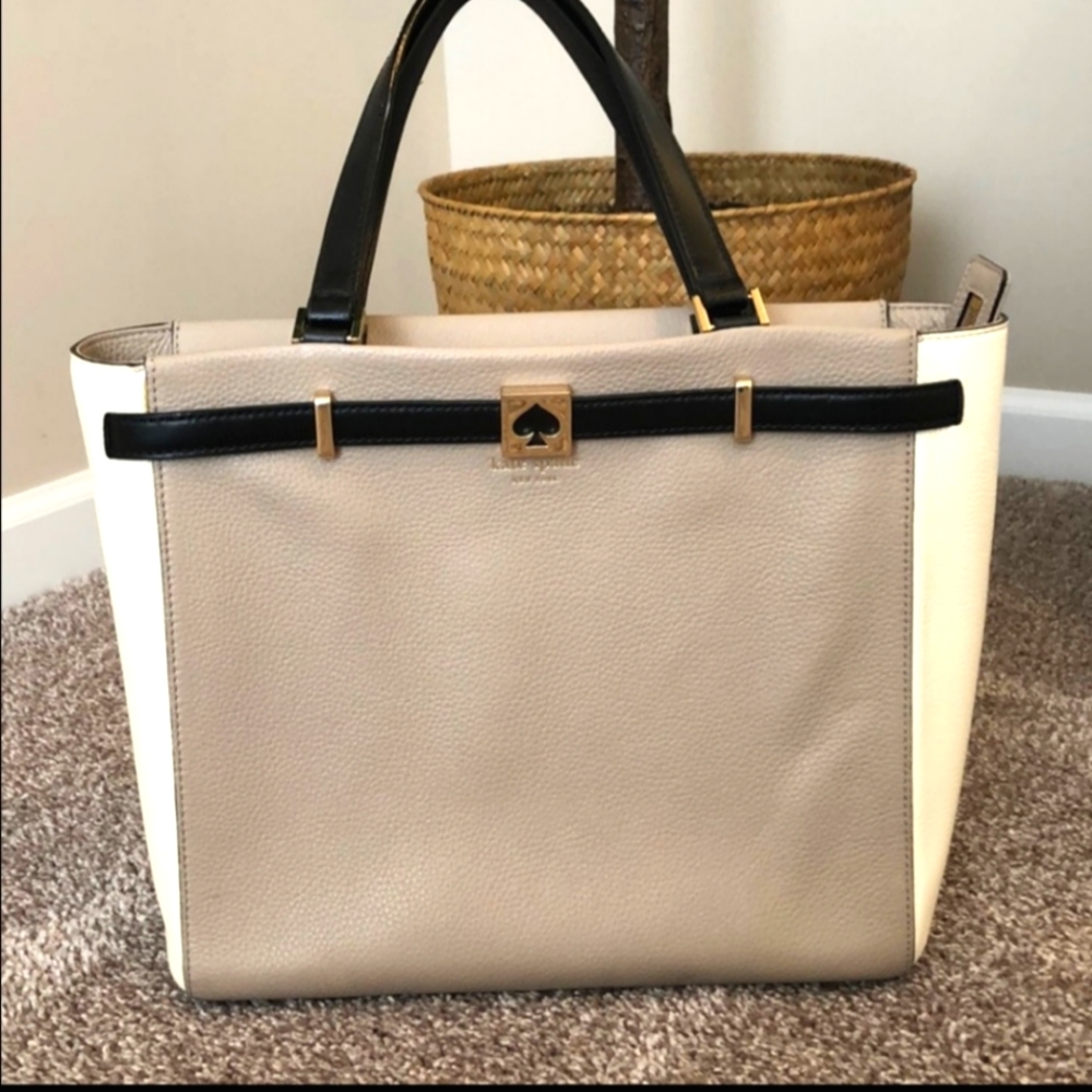 Beautiful Kate Spade Lg. Tote bag